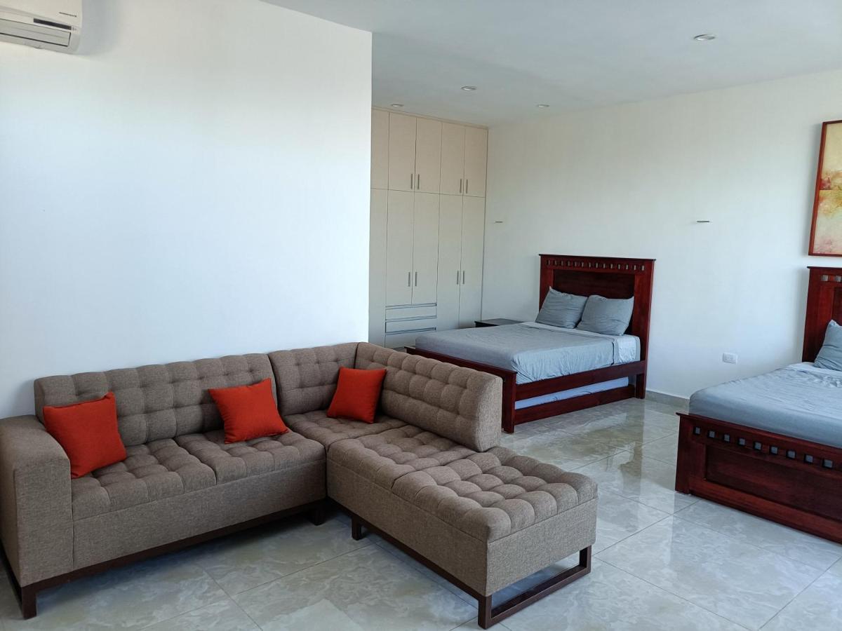 Casa Hector, Con Jacuzzi, Cerca Del Foro Gnp. Villa Merida Exterior photo